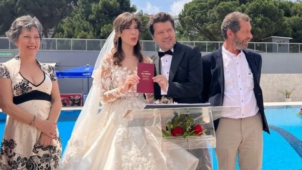 Türkiyəli aktyor evləndi - FOTO