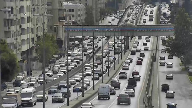 Bakıda sıxlıq olan yollar - SİYAHI