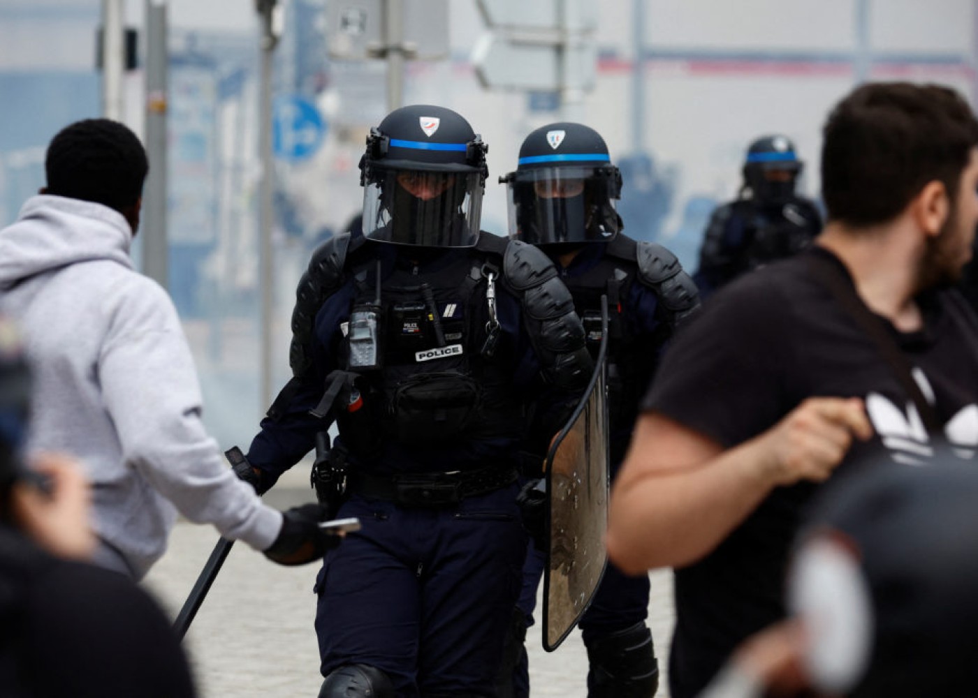 Parisdə polis zorakılığına qarşı etiraz aksiyasının keçirilməsi qadağan edildi