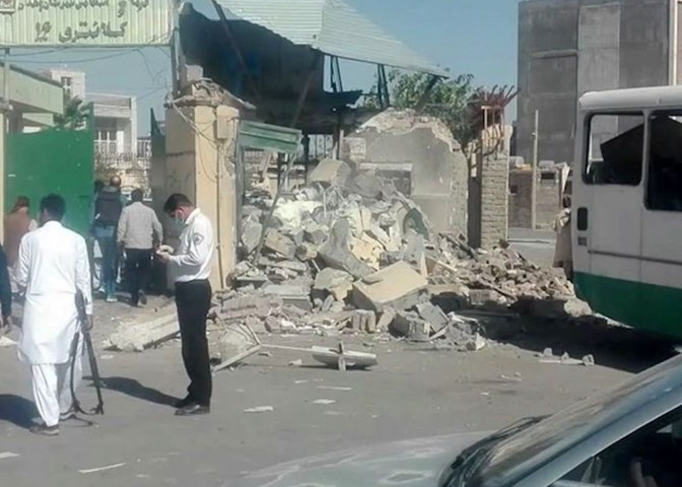 Как происходило нападение. Иран здание полиции. Нападение на полицейский участок.