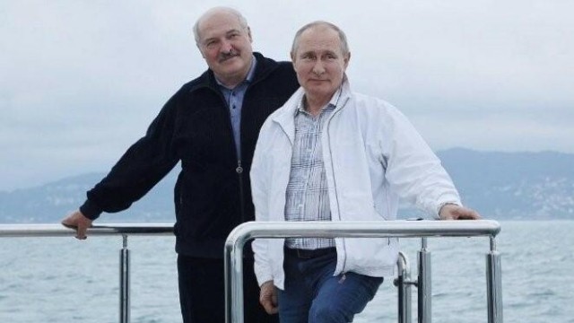 Lukaşenko Rusiyaya getdi 