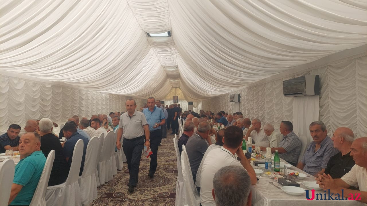 Surət Hüseynovla vida mərasimi keçirilir - FOTOLAR (YENİLƏNİB) Surət Hüseynovla vida mərasimi keçirilir - FOTOLAR (YENİLƏNİB)