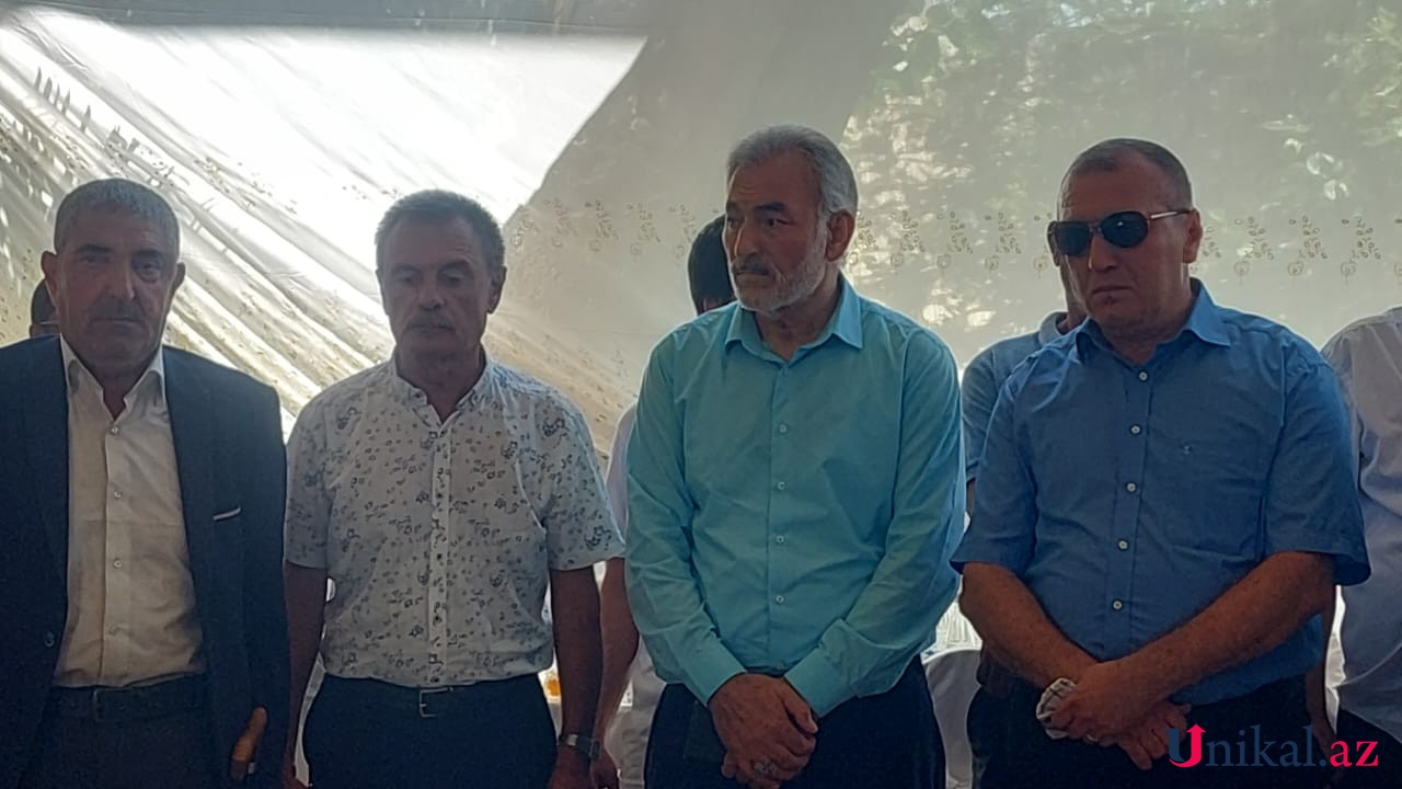 Surət Hüseynov dəfn edildi - FOTOLAR (YENİLƏNİB)