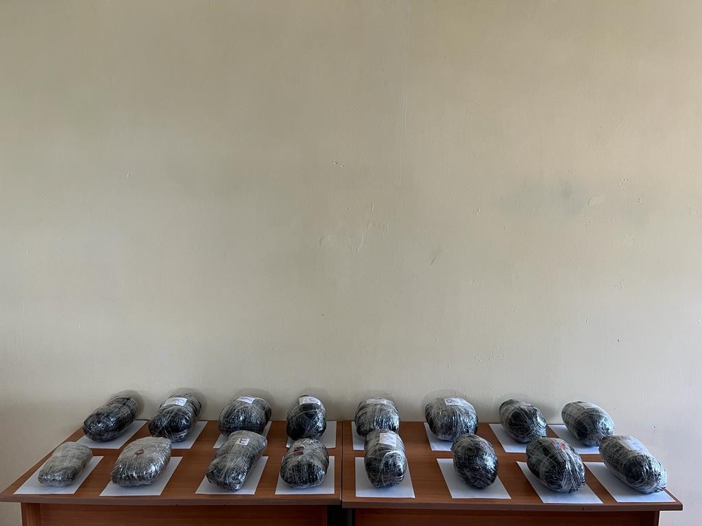 İrandan Azərbaycana 15 kq-dan çox narkotik keçirmək istədilər