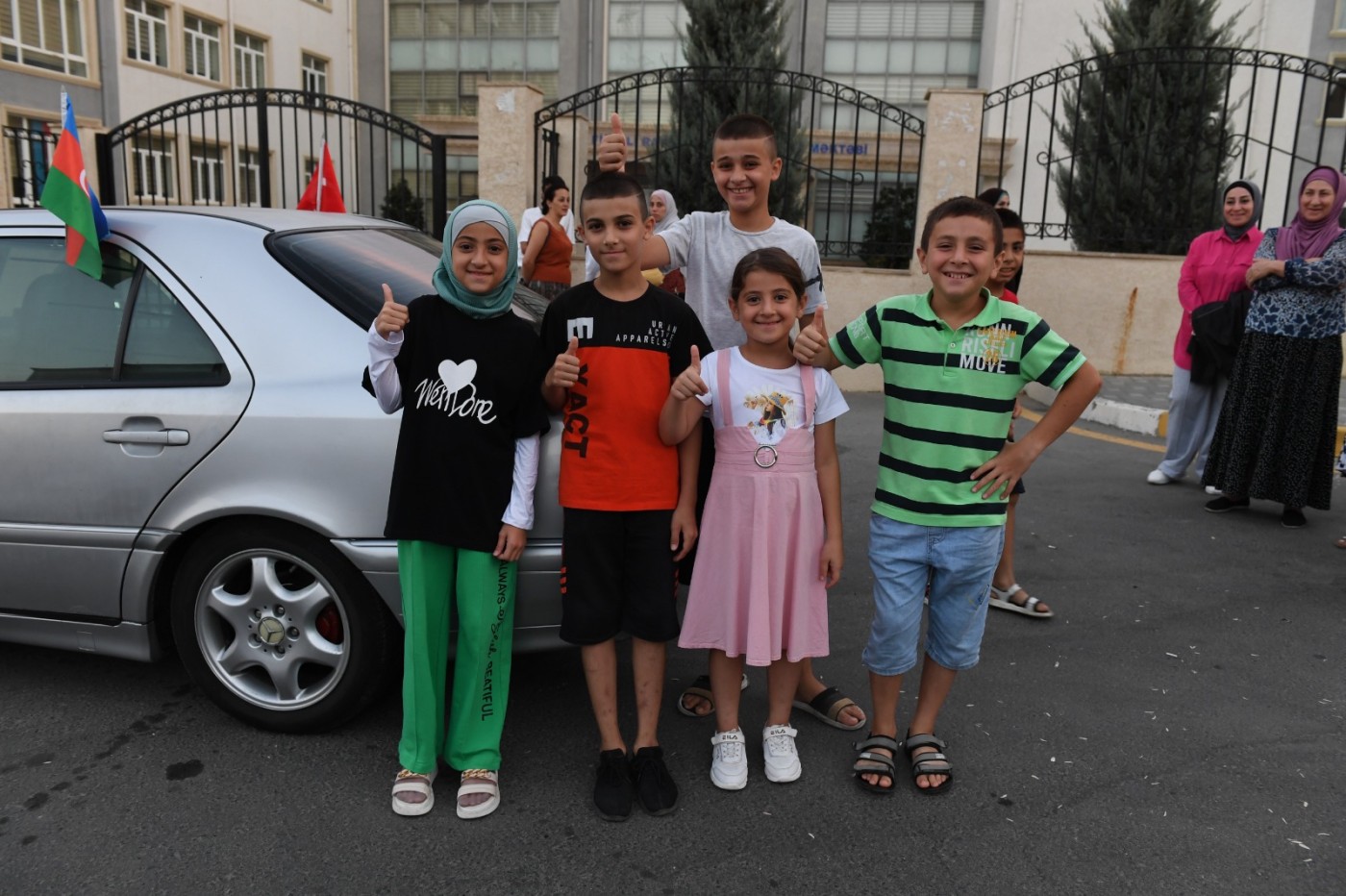 Füzuliyə köçürülən ailələrə mənzillərinin açarları təqdim edildi - YENİLƏNİB
