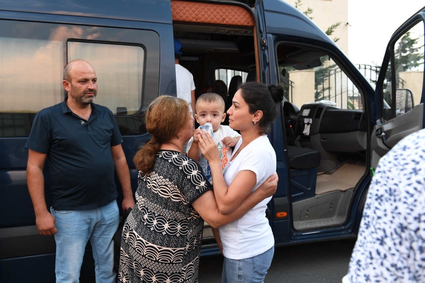 Füzuliyə köçürülən ailələrə mənzillərinin açarları təqdim edildi - YENİLƏNİB