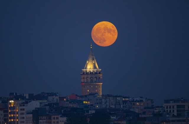Super Ay İstanbulda belə göründü - FOTOLAR