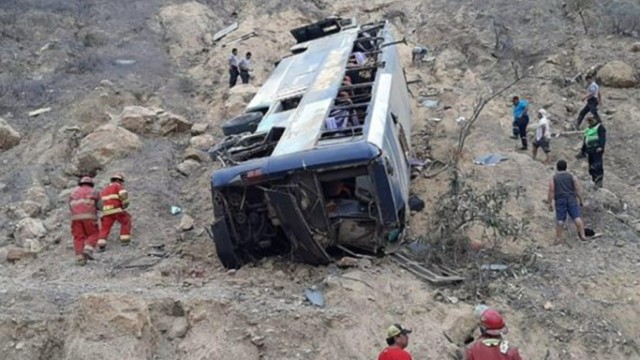 Peruda avtobus uçuruma yuvarlandı: 24 ölü, 21 yaralı