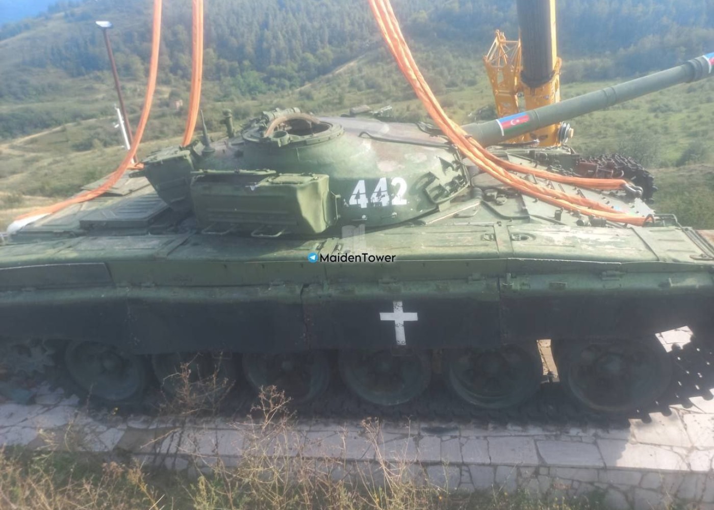 Ermənilərin Şuşanın girişində quraşdırdıqları tank söküldü- FOTO