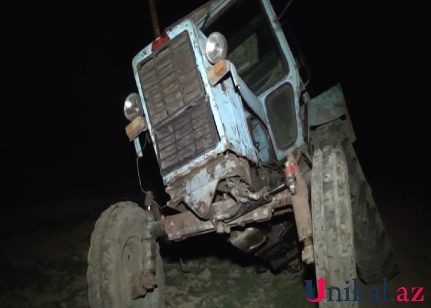 Minik maşını traktorla toqquşdu -Xəsarət alan var (FOTO)