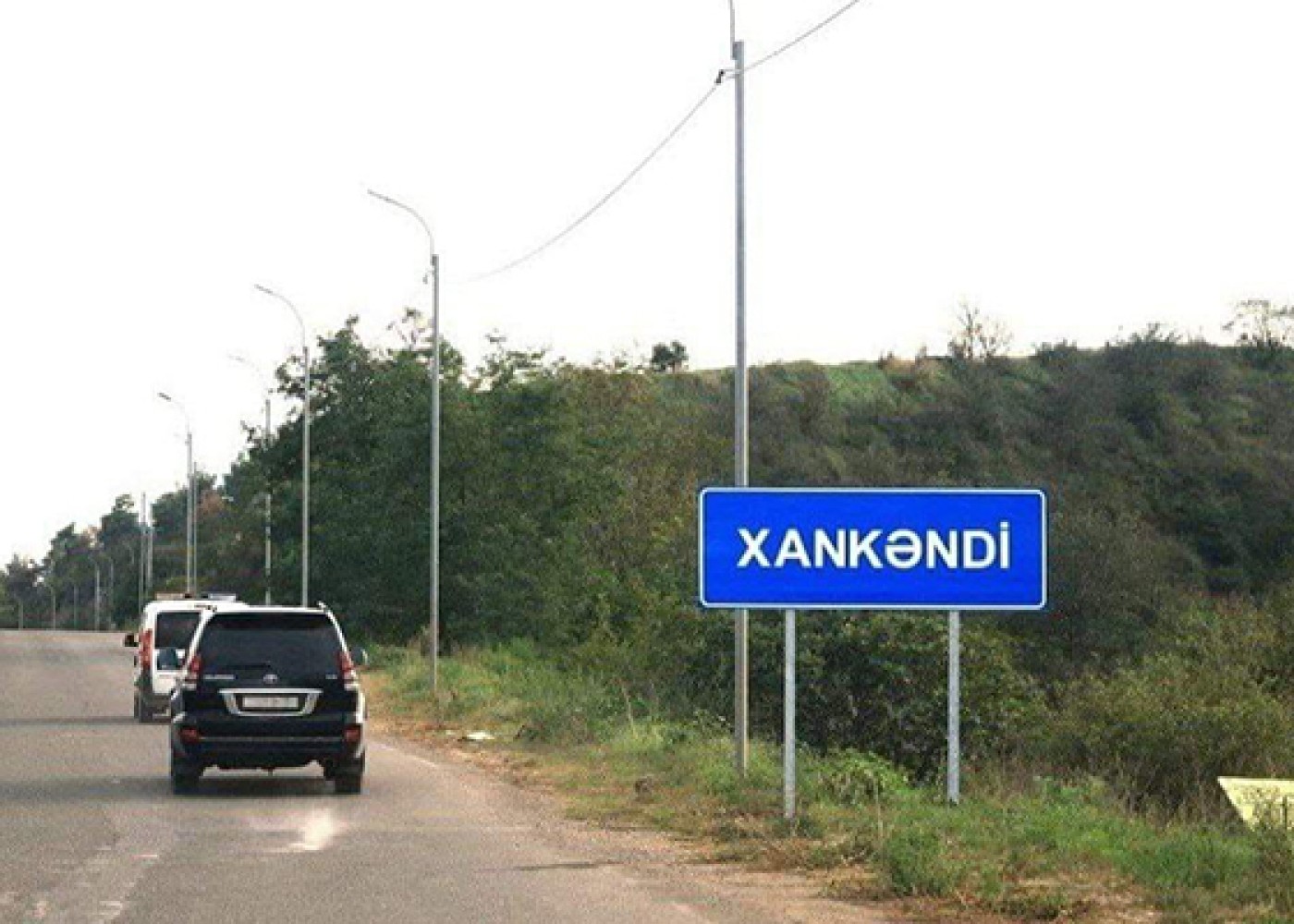 Xankəndidə Azərbaycan dilindəyol nişanı
