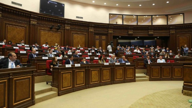 Rusiya erməni deputatlara qarşısanksiyaları müzakirə edir