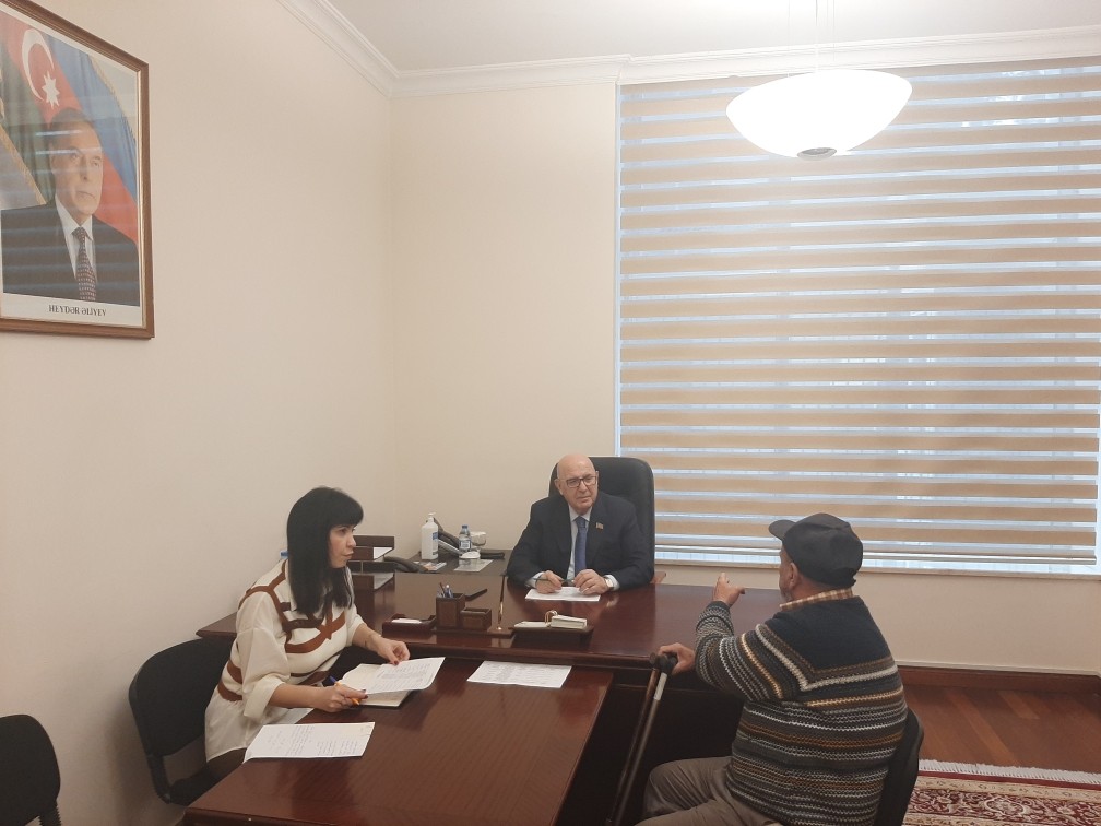 Əhliman Əmiraslanov Milli Məclisdə vətəndaşları qəbul edib - FOTOLAR