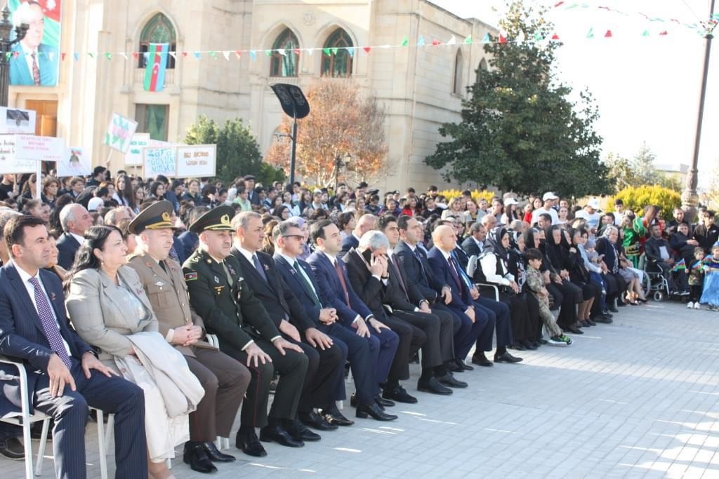 Novruz Aslanov Zəfər bayramında iştirak etdi - FOTOLAR