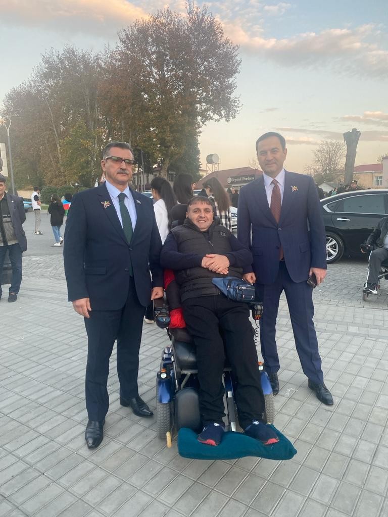 Novruz Aslanov Zəfər bayramında iştirak etdi - FOTOLAR