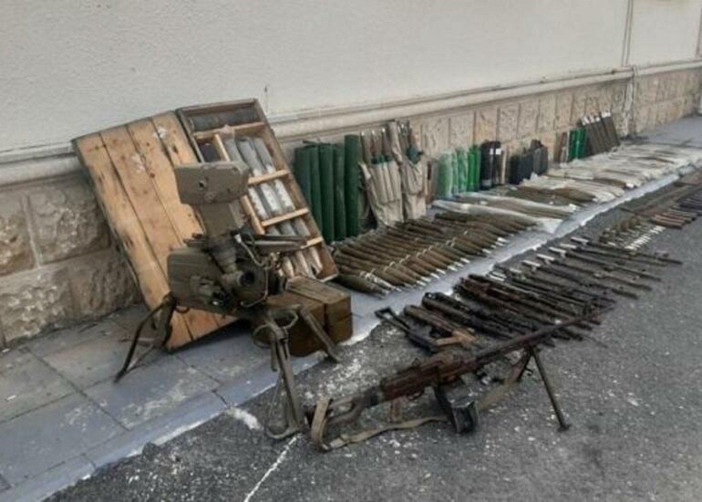 Azad edilən ərazilərdən tapılan silahların bəzilərixarici ölkələrdən alınıb