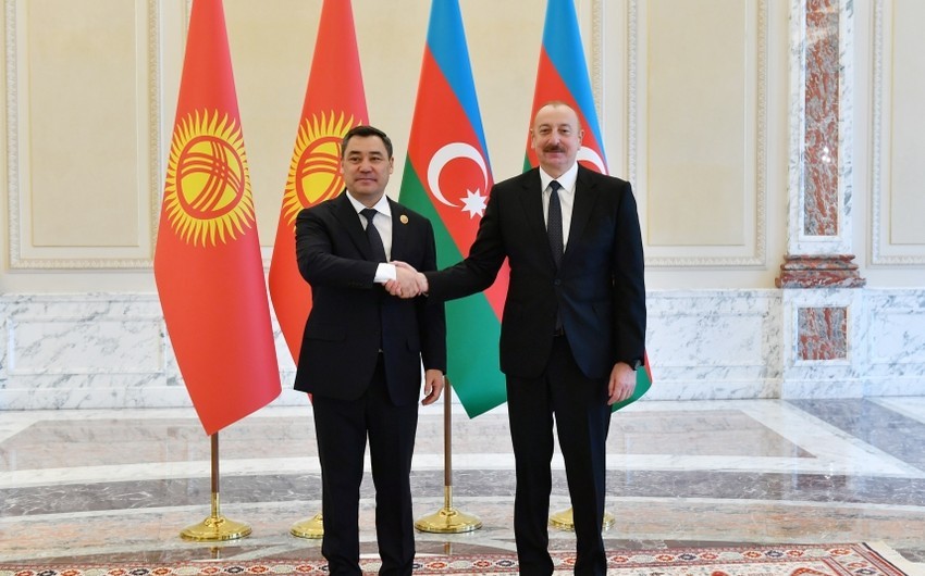 İlham Əliyev Qırğızıstan Prezidenti ilə görüşdü - FOTOLAR