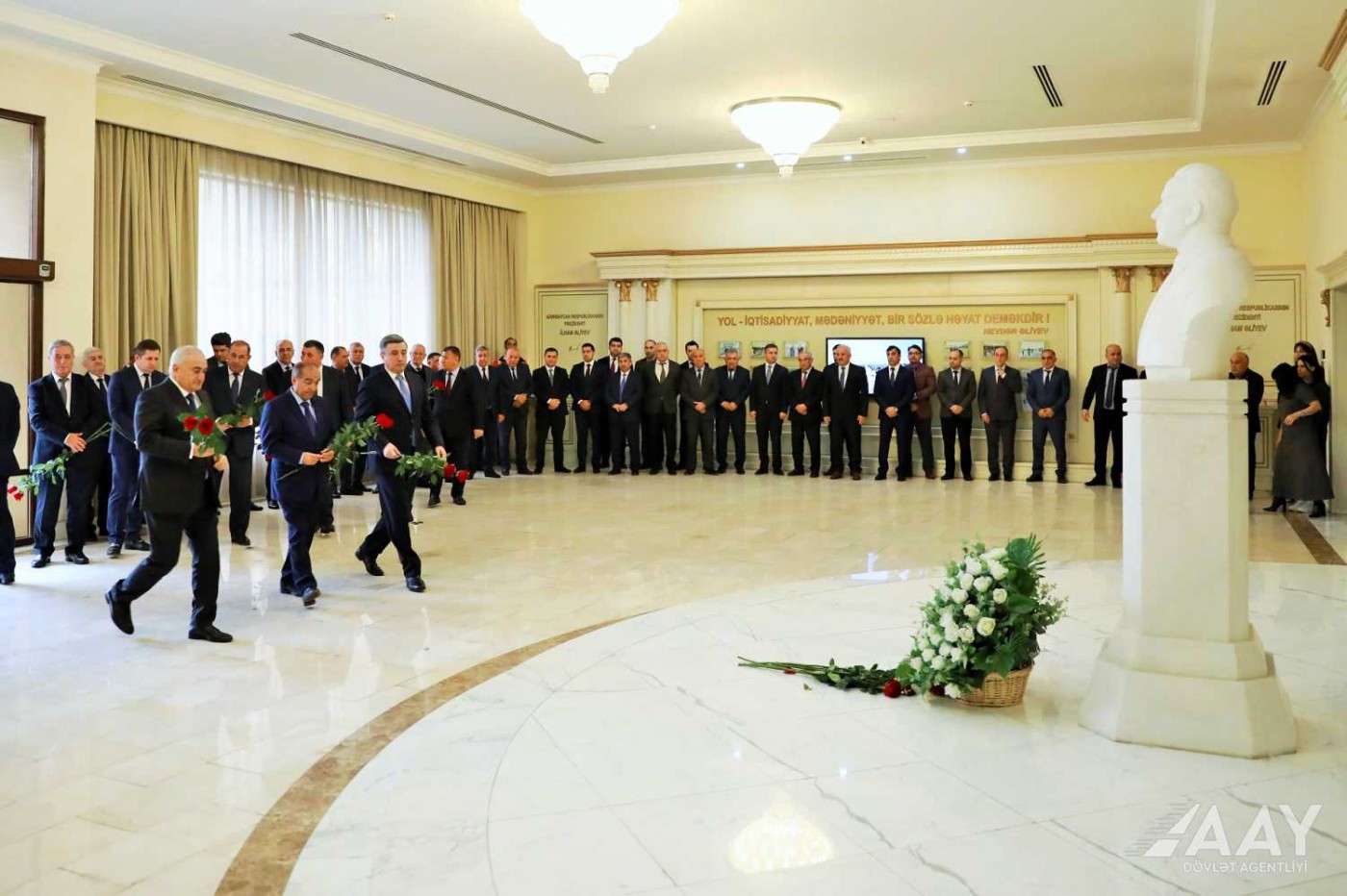 AAYDA-da Ümummilli lider Heydər Əliyev yad edilib - FOTOLAR