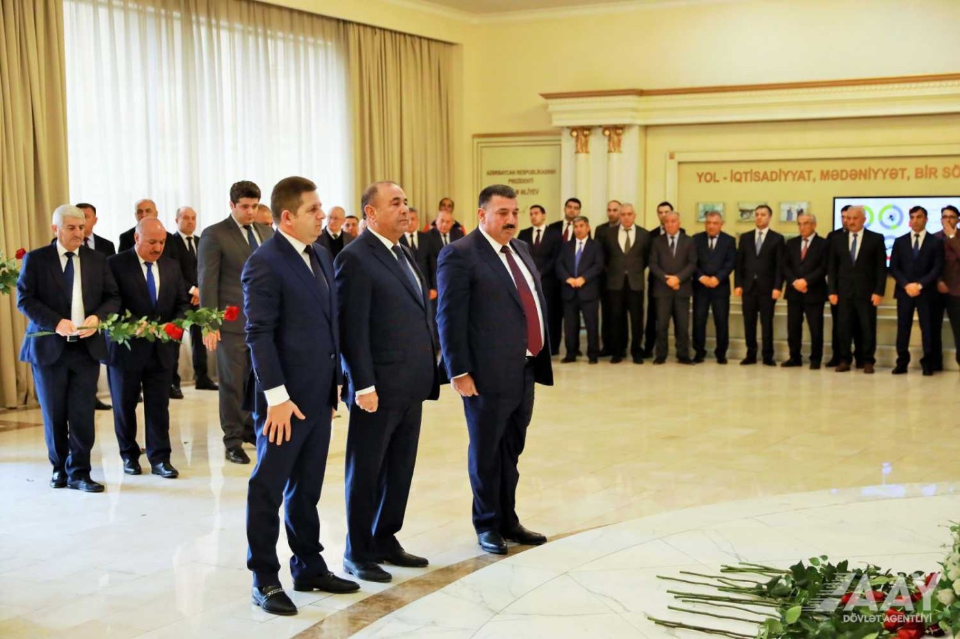 AAYDA-da Ümummilli lider Heydər Əliyev yad edilib - FOTOLAR