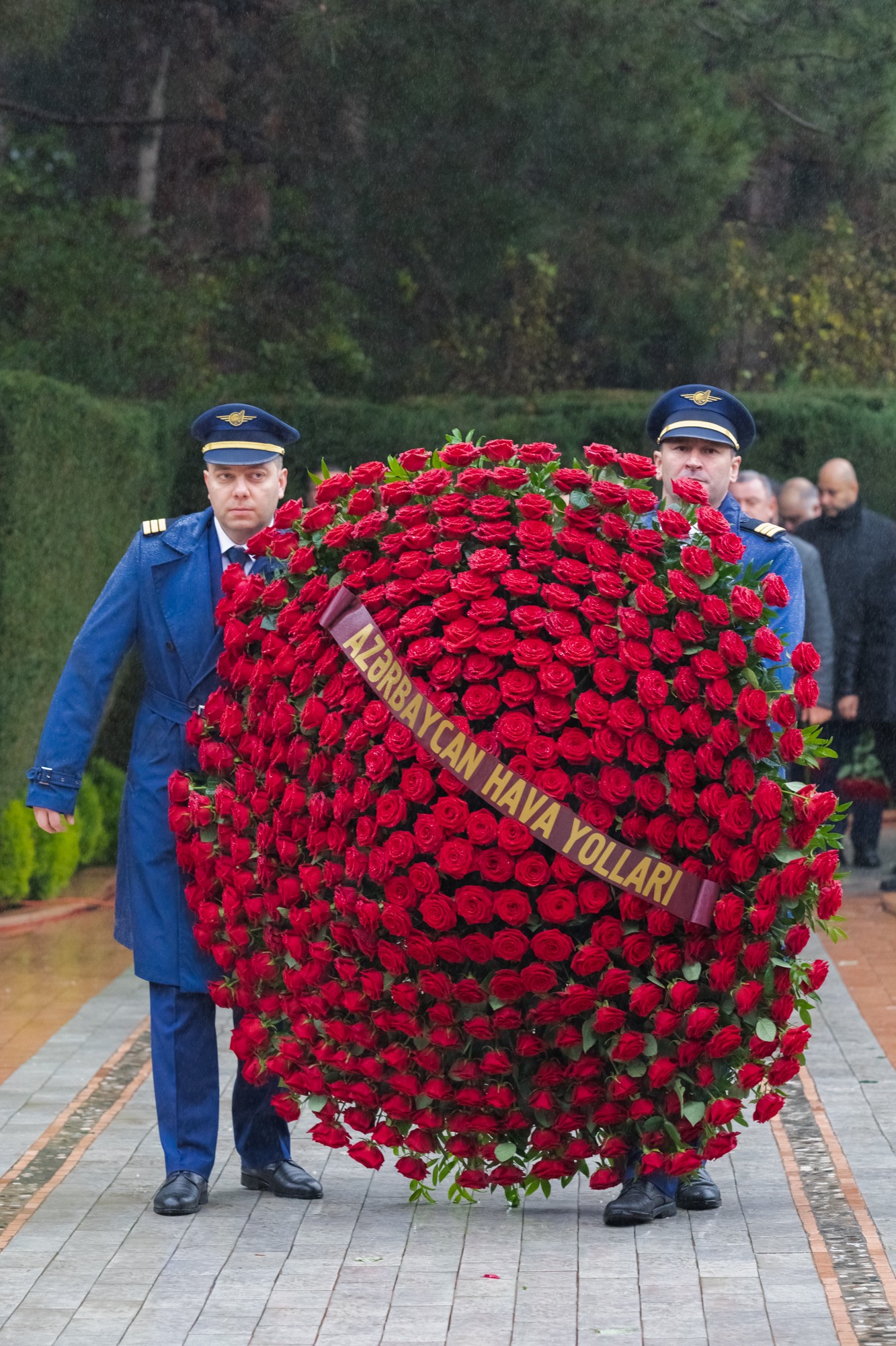 AZAL-ın kollektivi Ümummilli lider Heydər Əliyevin xatirəsini yad edib - FOTOLAR