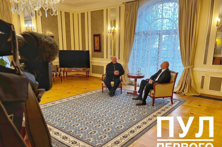 İlham Əliyev Lukaşenko ilə görüşdü - FOTO (YENİLƏNİB)
