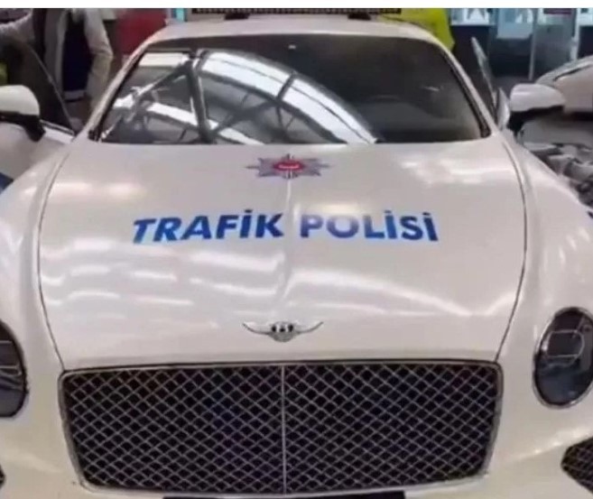 Türk polisləri "Bentley" və "Ferrari" sürəcək - FOTO/VİDEO