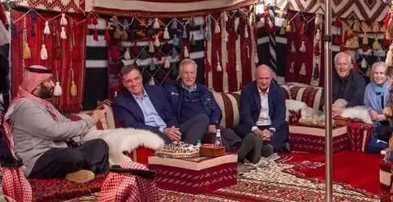 Şahzadə ABŞ rəsmilərini çadırda qəbul etdi - FOTO