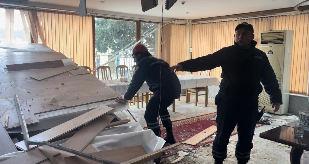 Bakıda mərasim evinin tavanı çökdü - 3 bacı yaralandı (FOTOLAR+YENİLƏNİB)