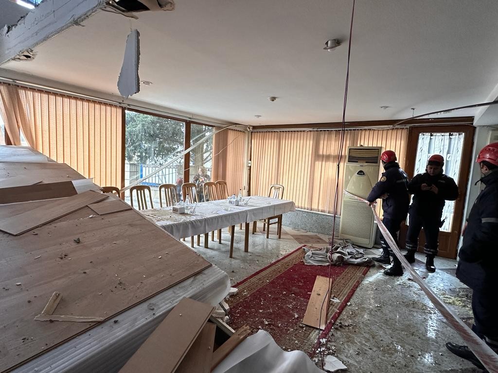 Bakıda mərasim evinin tavanı çökdü - 3 bacı yaralandı (FOTOLAR+YENİLƏNİB)