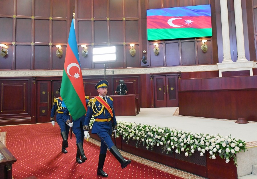 Prezident İlham Əliyev and içib - YENİLƏNİB (FOTOLAR)