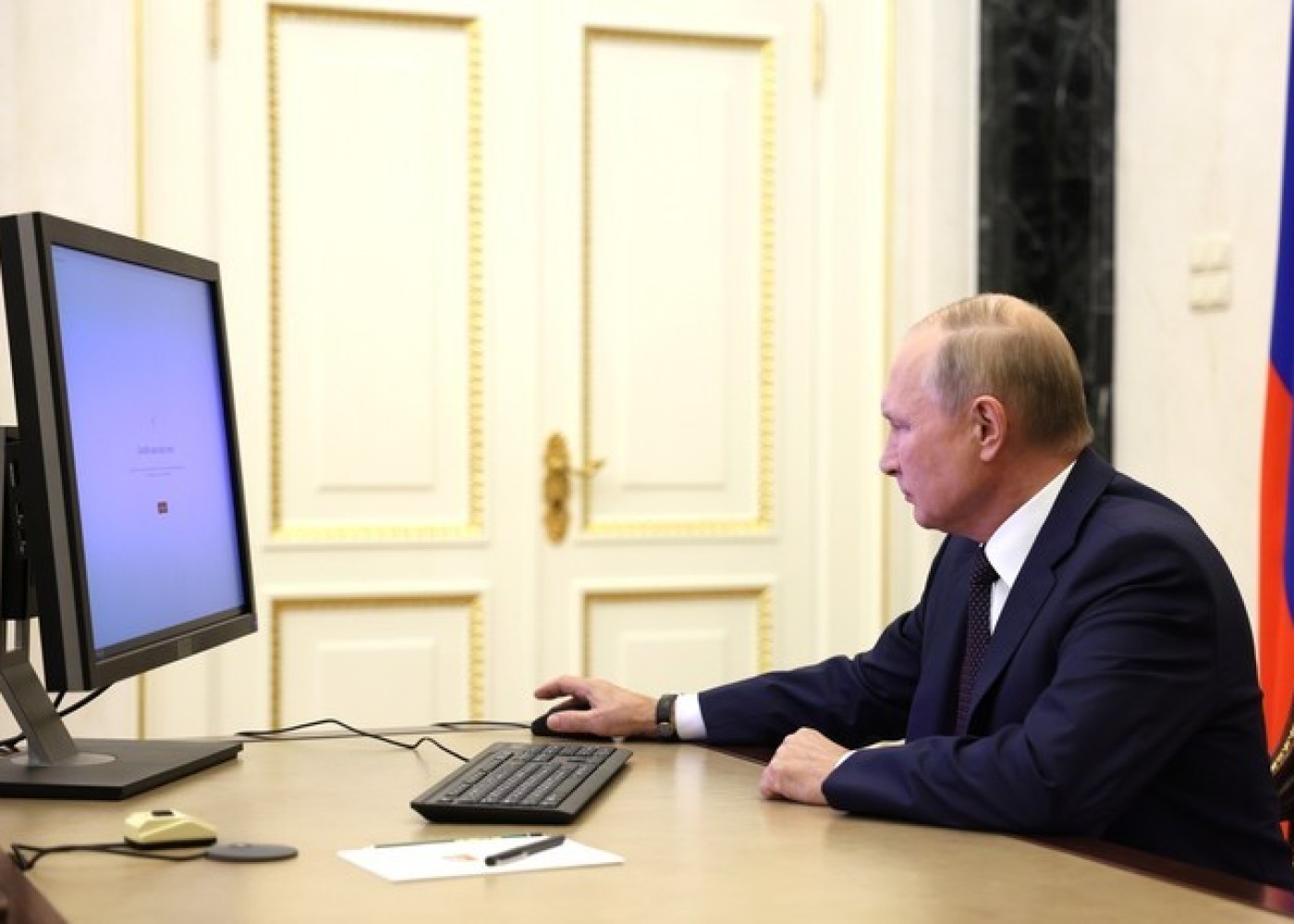 "Putin kompüter oyunları oynamır"- Peskov