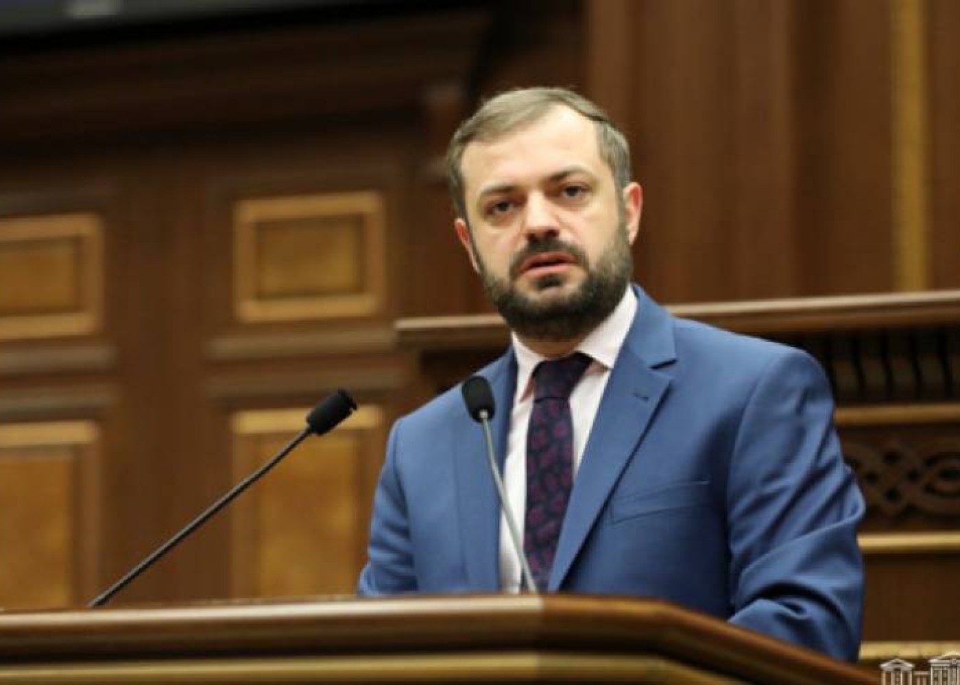 Ermənistanda deputat istefa verdi