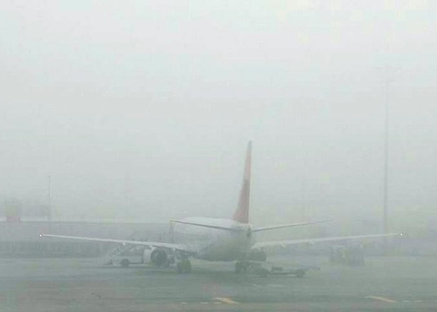 Qatı duman İstanbul aeroportunda uçuşlaramane oldu