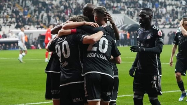 “Beşiktaş” yarımfinalavəsiqə qazandı