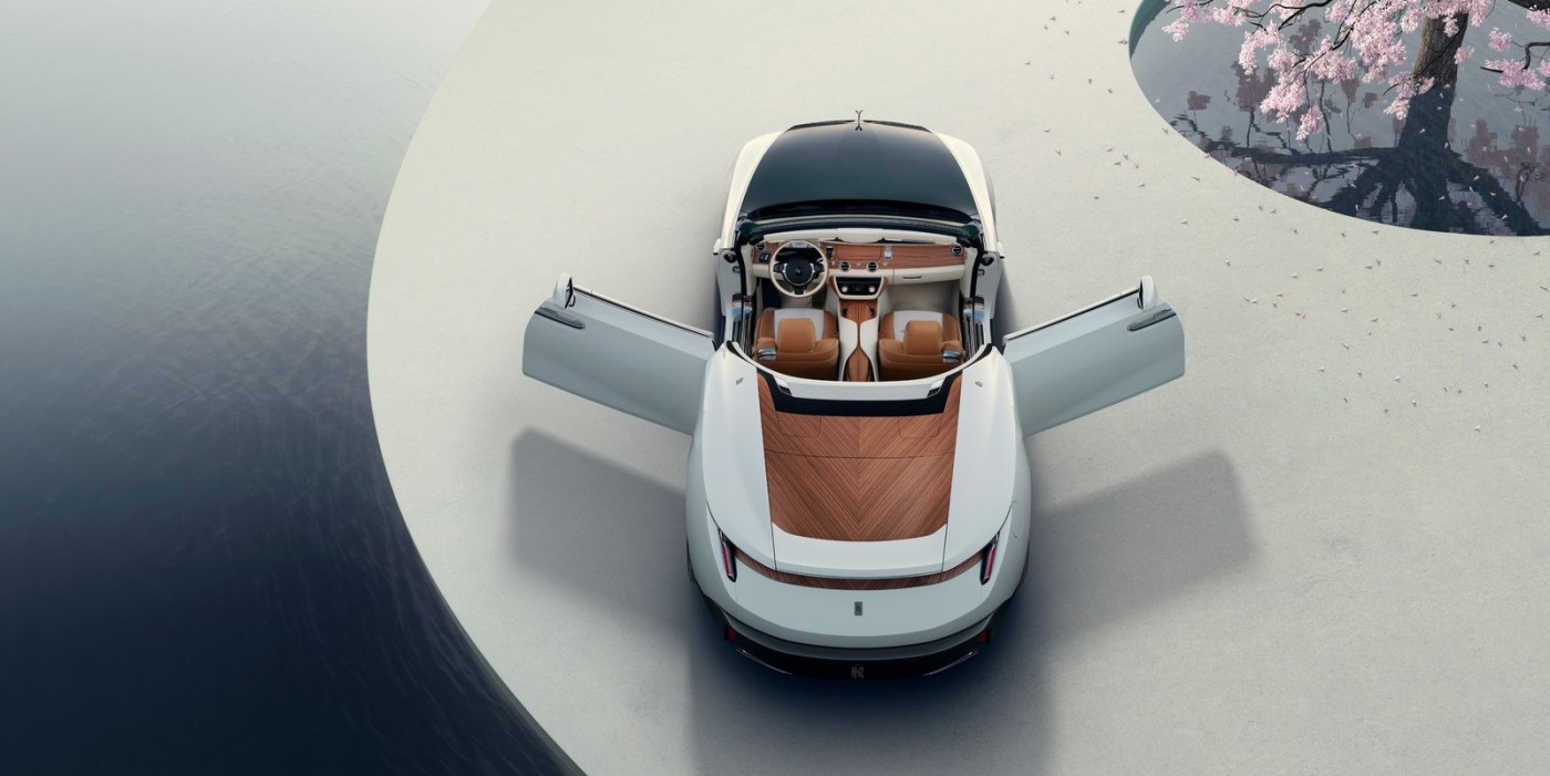 Rolls-Royce Arcadia Droptail modelini təqdim edir: RAHATLIQ TƏCƏSSÜMÜ (FOTOLAR)