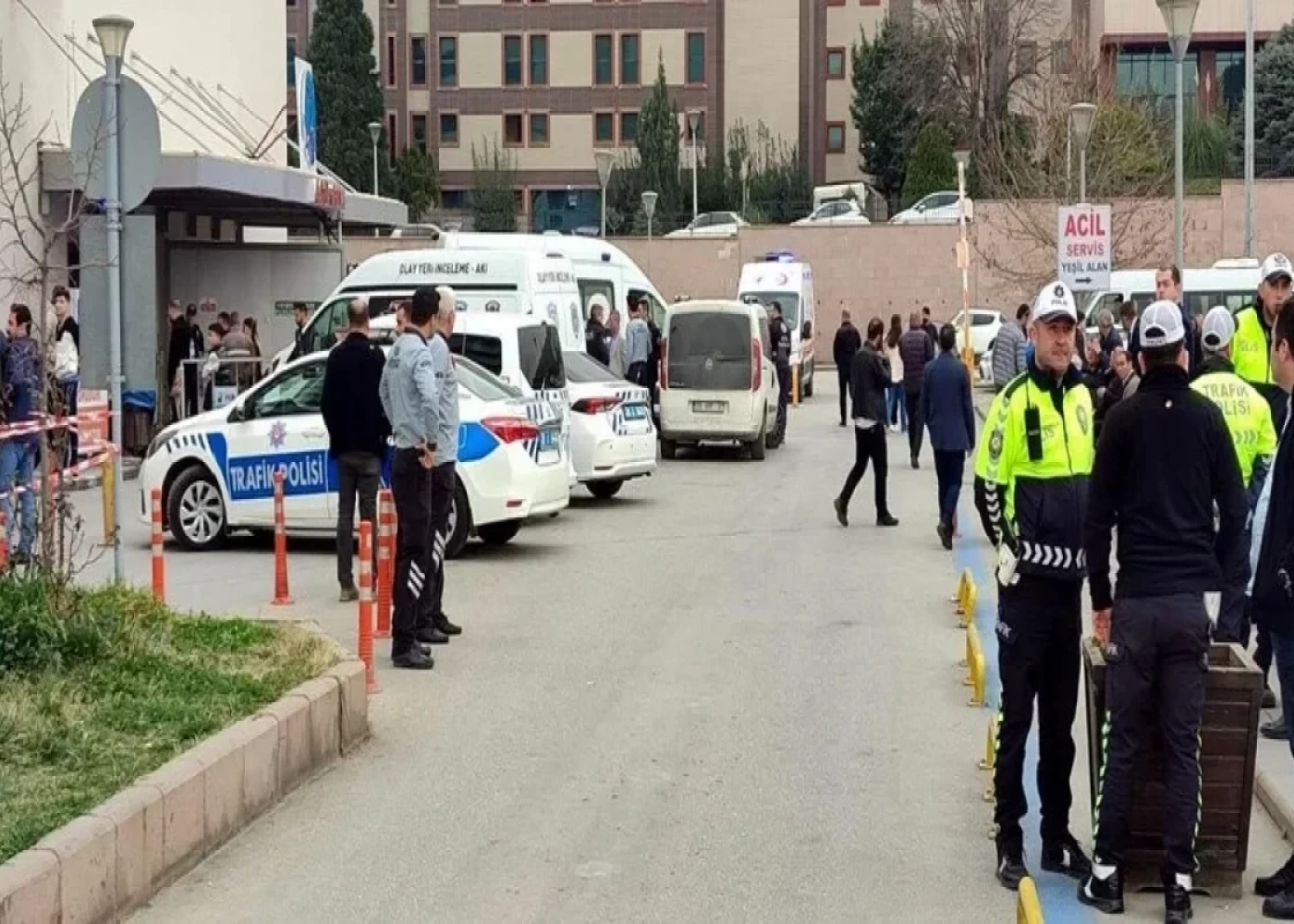 Türkiyədə xəstəxanada silahlı hücum olub,yaralananlar var