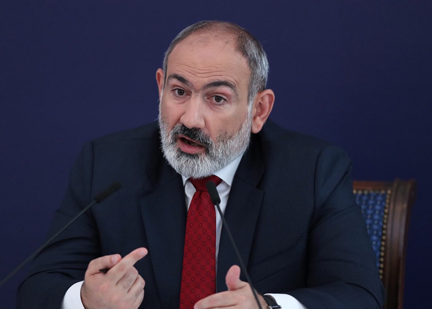 "Ermənistanda bir hökumət var" - Paşinyan Şahramanyanı hədələdi