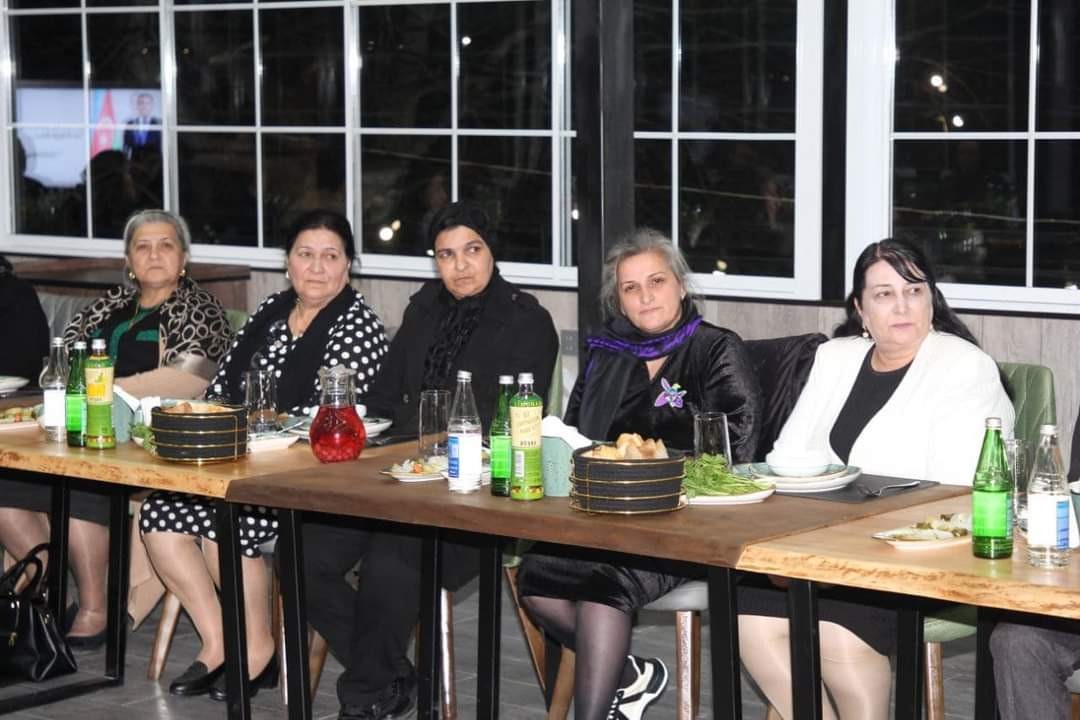 Deputat Novruz Aslanov seçiciləri ilə görüşüb - FOTOLAR
