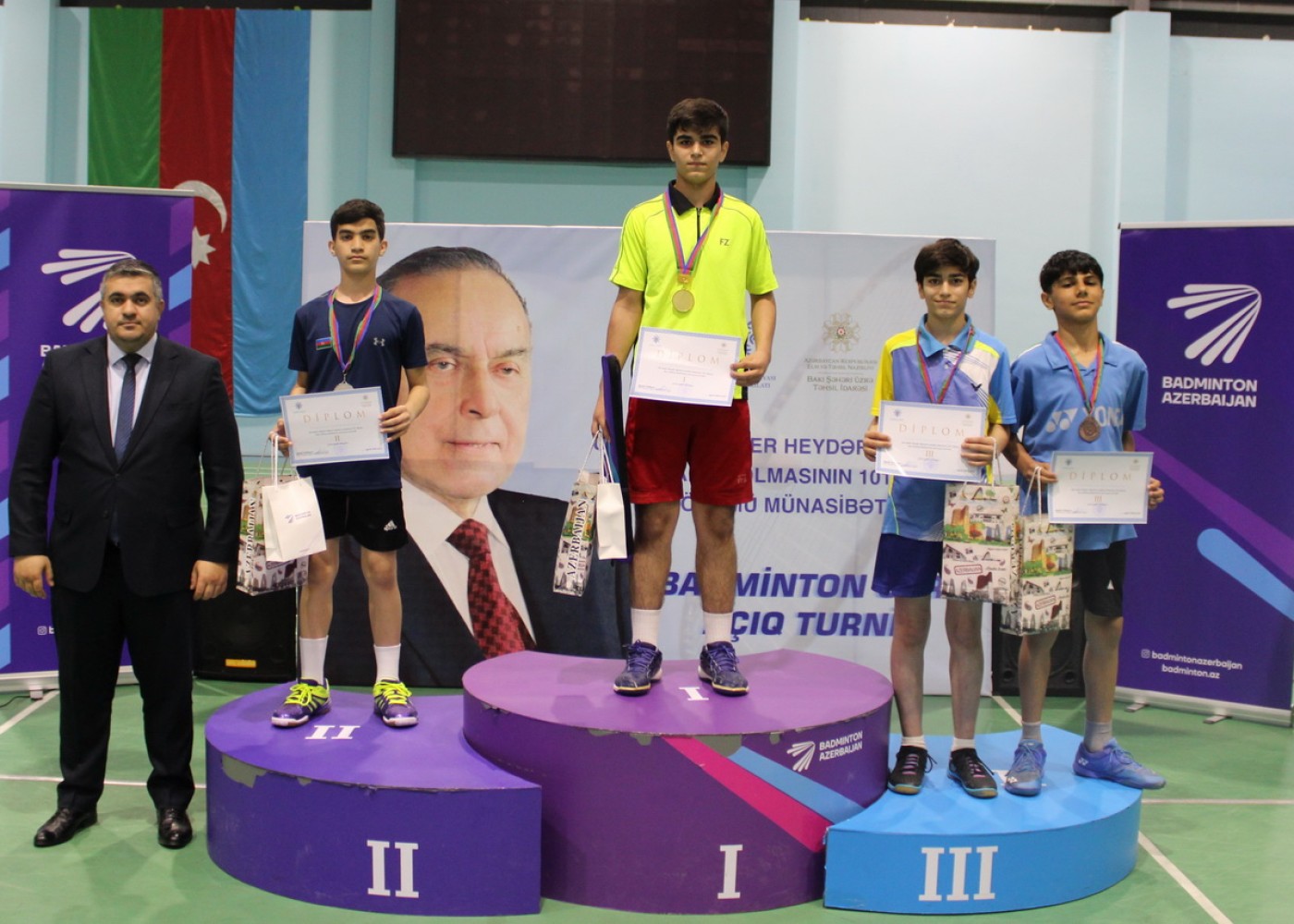 YAP Nizami rayon təşkilatı badminton üzrə açıq turnir keçirdi- FOTOLAR