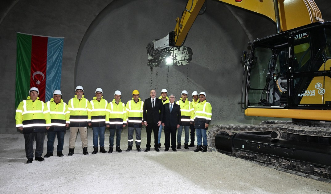 İlham Əliyev Əhmədbəyli-Füzuli-Şuşa yolundakı birinci tunelin açılışında - FOTOLAR (YENİLƏNİB)
