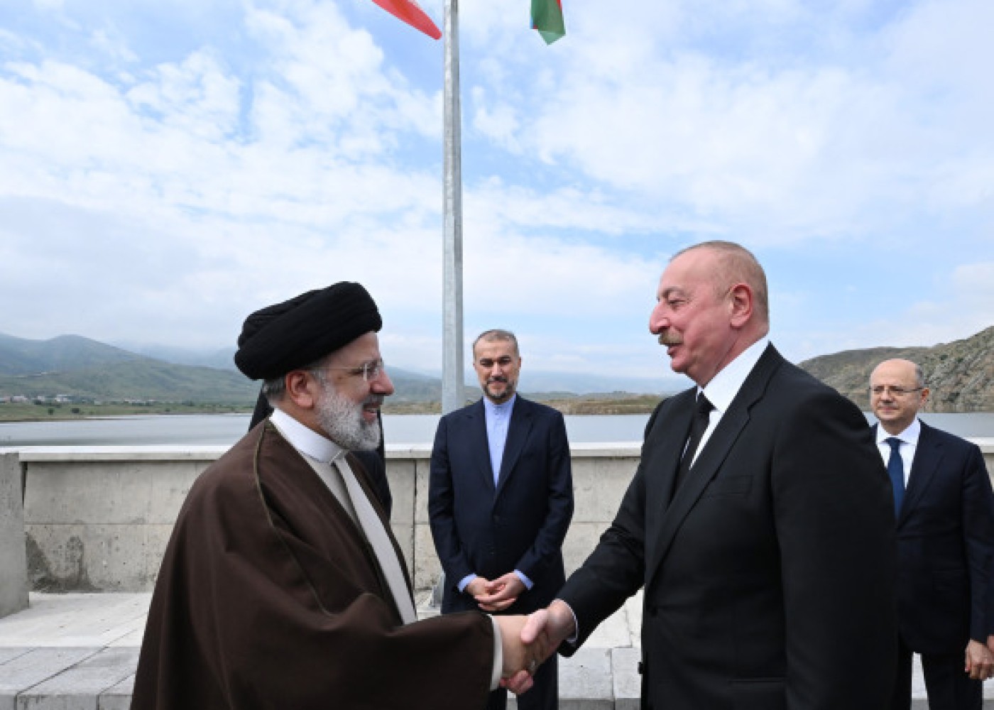 İlham Əliyev sərhəddə İran Prezidenti ilə görüşdü -FOTOLAR
