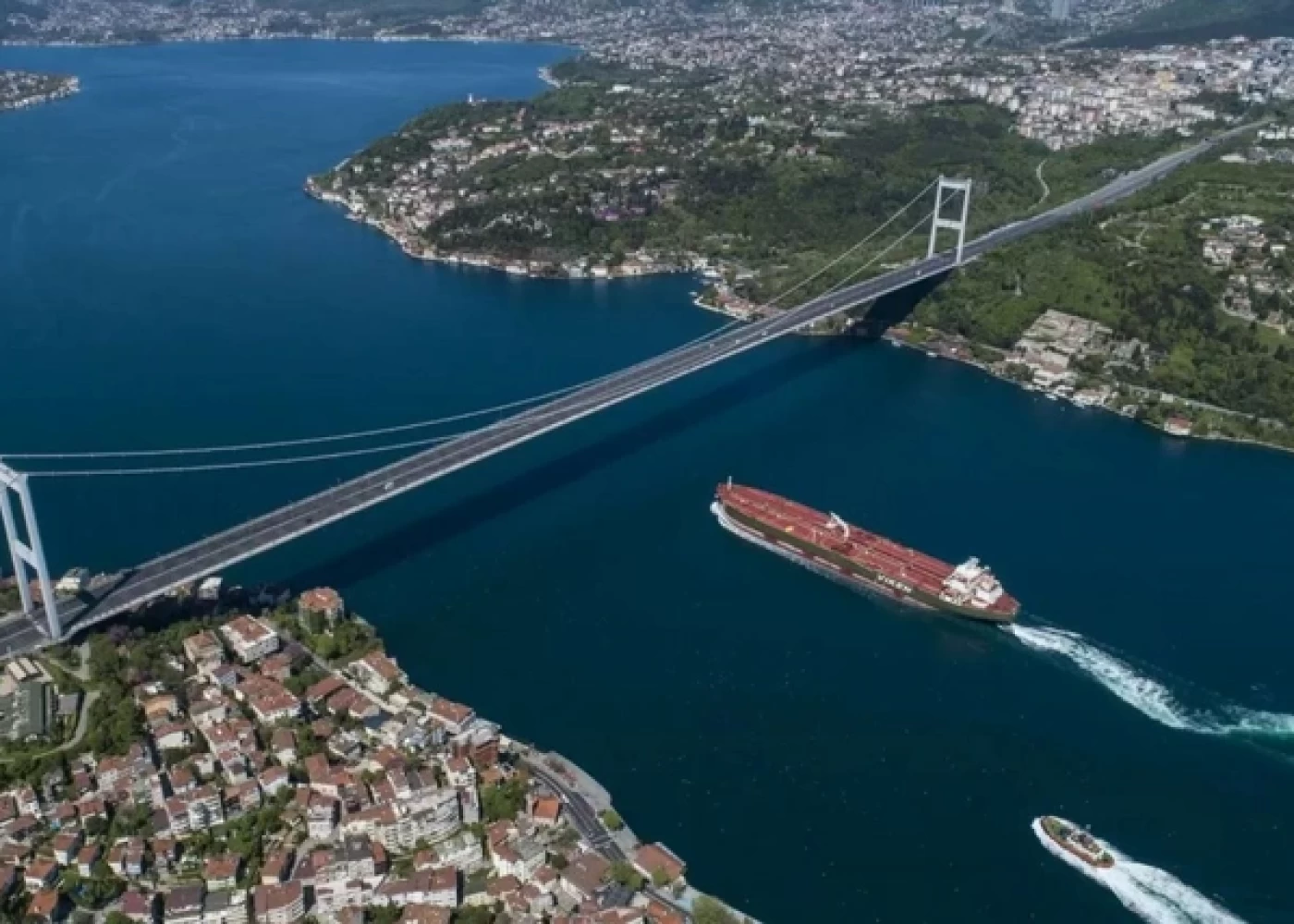 İstanbul boğazlarında gəmilərin hərəkətiDAYANDIRILDI