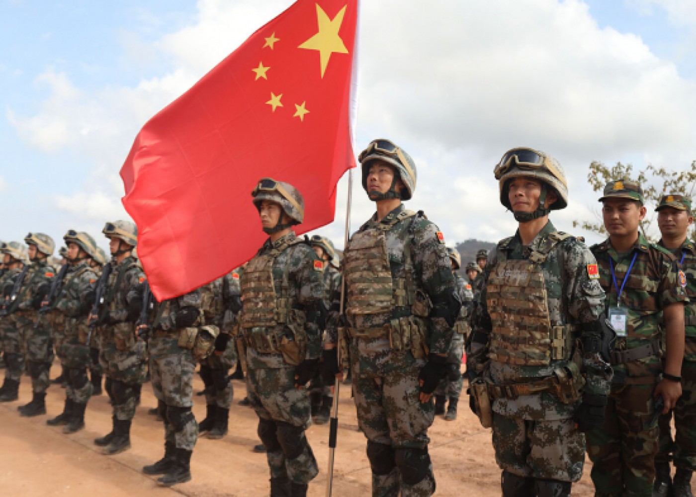 Çin Tayvan yaxınlığında hərbi təlimlərə başladı
