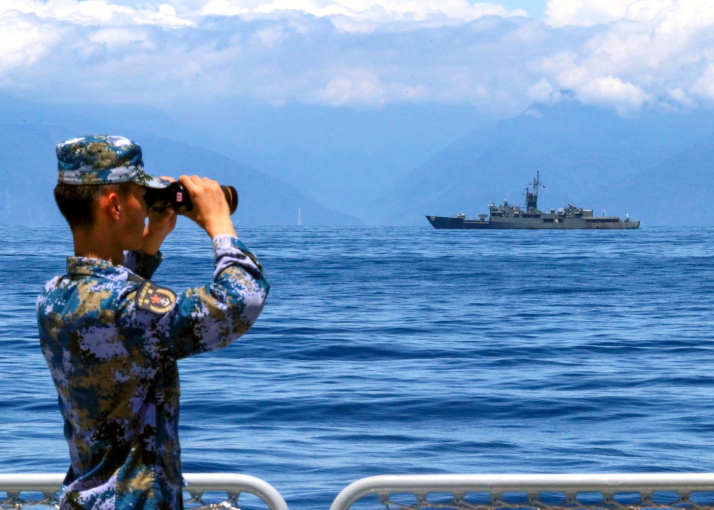 Çin hərbi təlimlər zamanı Tayvan sularına daxil oldu