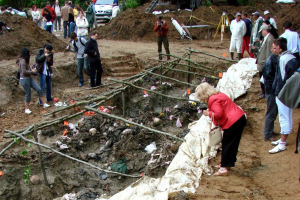 Serebrenitsa soyqırımı kimi tanındı - VİDEO