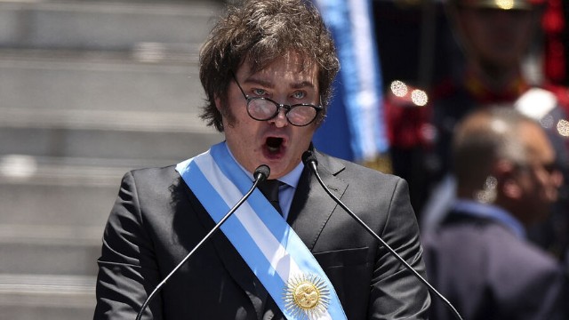"Dünyanın ən populyar siyasətçisi mənəm" -Argentina prezidenti
