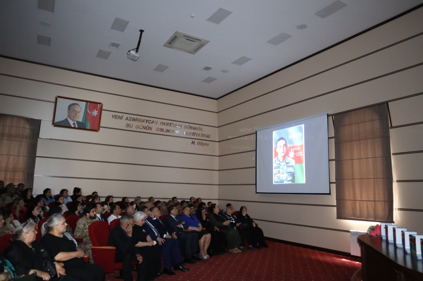 YAP Yasamal rayon təşkilatında şəhidə həsr olunan kitabın təqdimatı olub - FOTOLAR