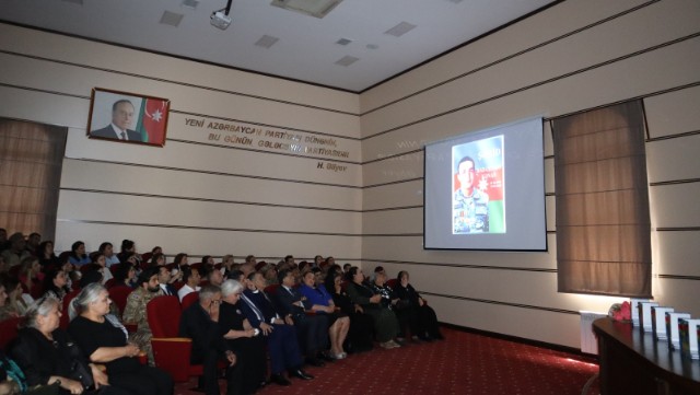 YAP Yasamal rayon təşkilatında şəhidə həsr olunan kitabın təqdimatı olub -FOTOLAR