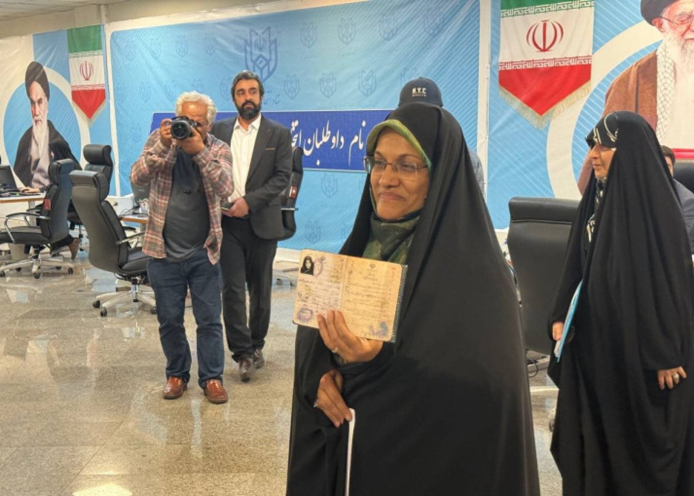 İranda ilk dəfə qadın prezidentliyənamizəd oldu