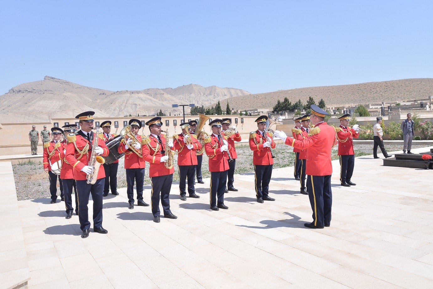 Qalıqları 31 il sonra tapılan şəhid Qaradağda dəfn edilib - FOTOLAR (YENİLƏNİB)